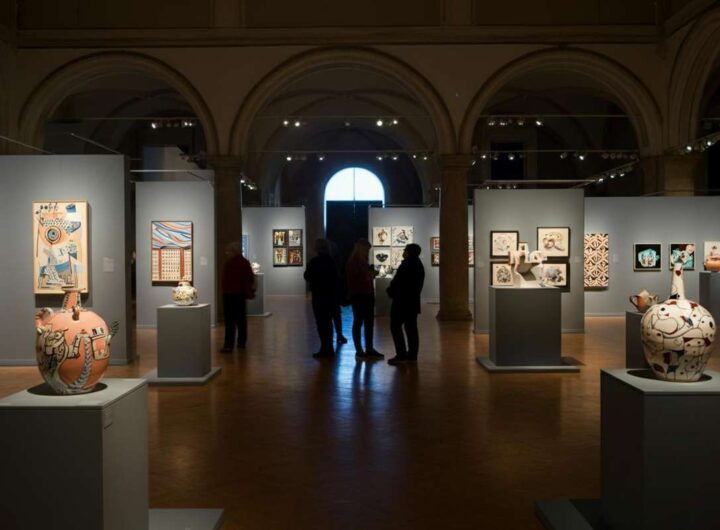 La ceramica dei grandi maestri: un viaggio tra forma e colore a Torino